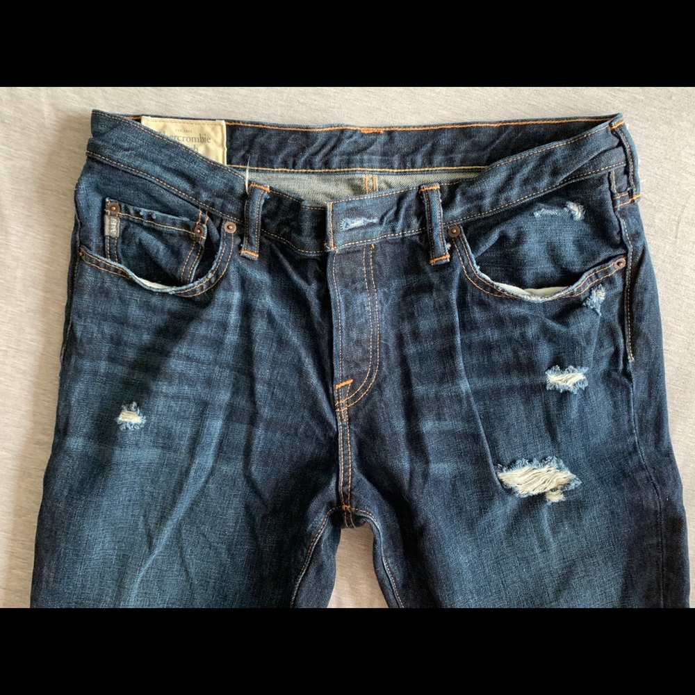 Men’s Abercrombie & Fitch distressed Jeans